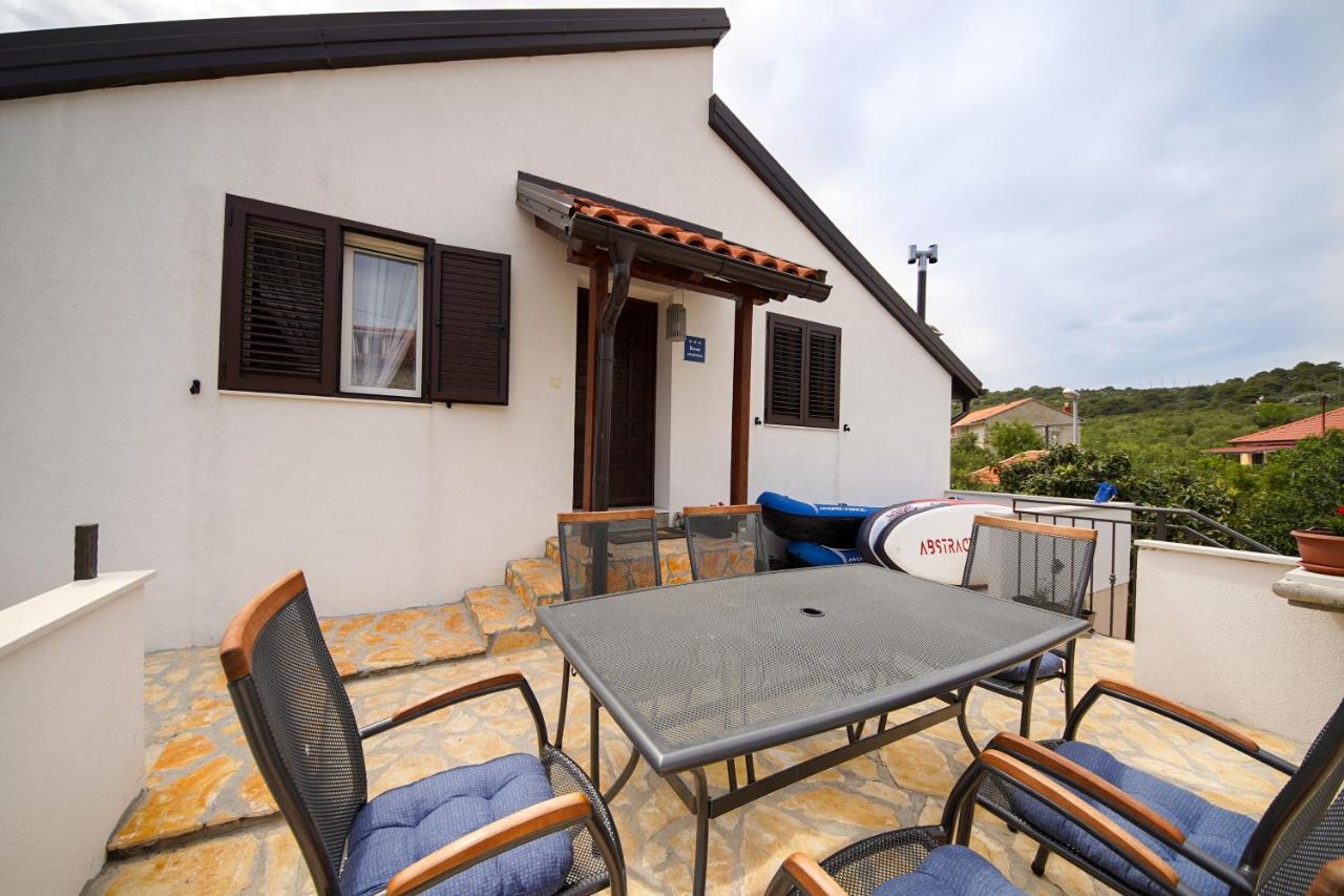 Kaprije Apartmani Tina I Ena 外观 照片