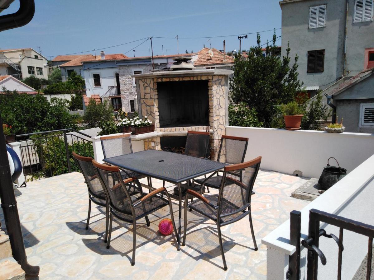 Kaprije Apartmani Tina I Ena 外观 照片