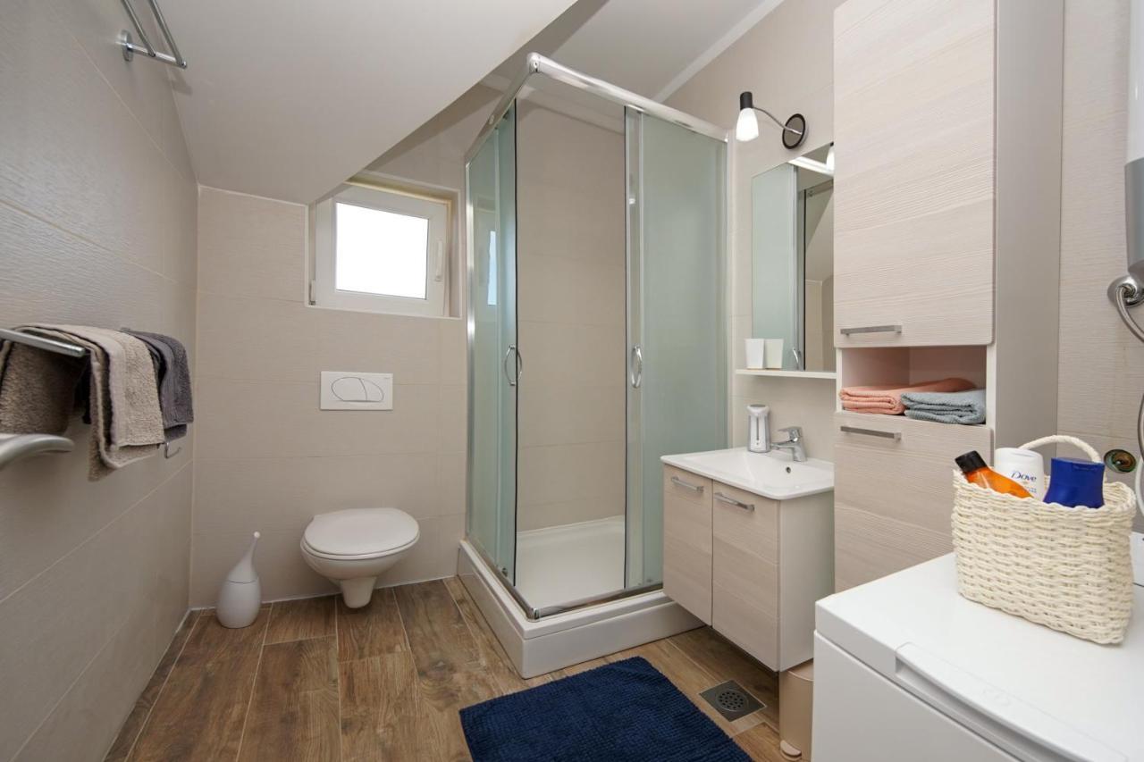 Kaprije Apartmani Tina I Ena 外观 照片