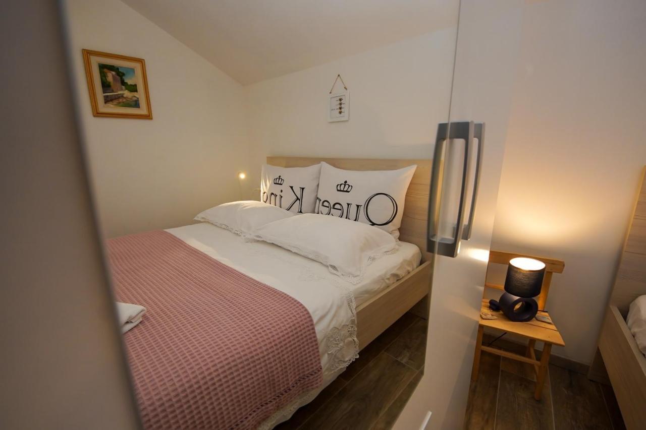 Kaprije Apartmani Tina I Ena 外观 照片