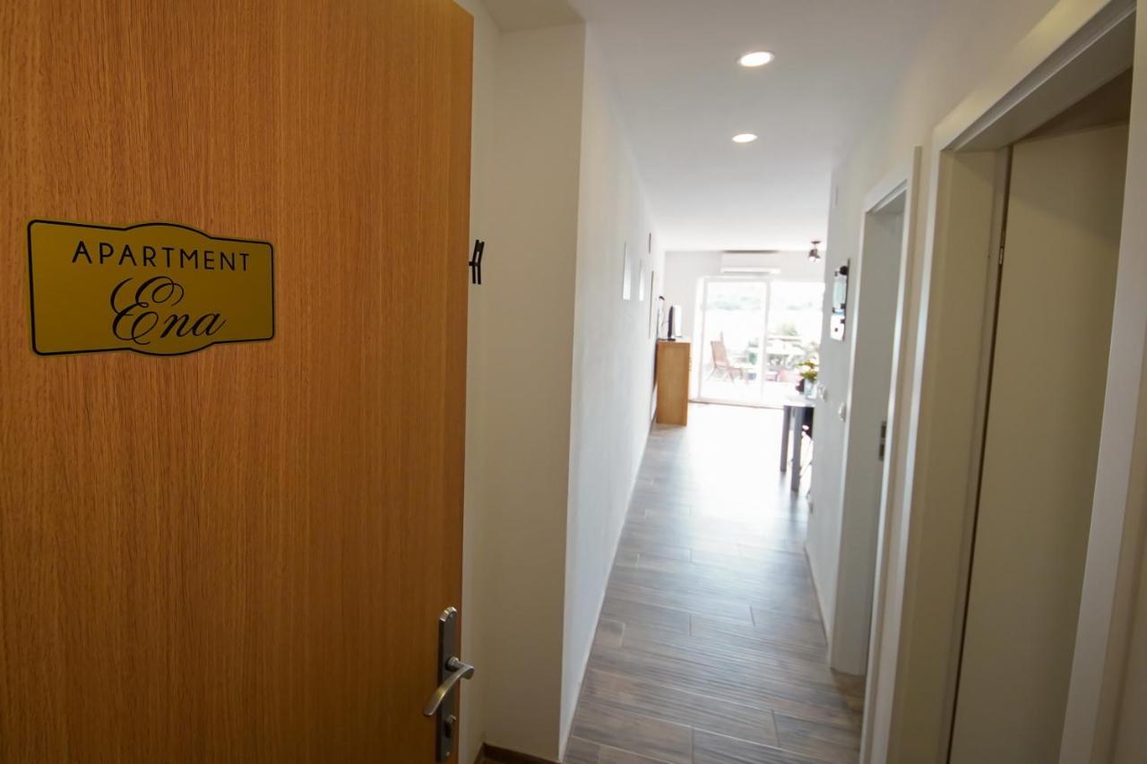 Kaprije Apartmani Tina I Ena 外观 照片