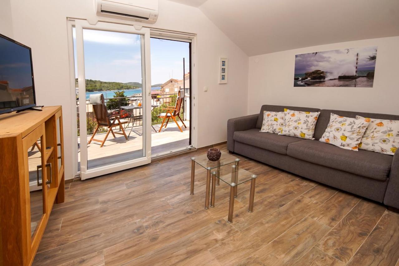Kaprije Apartmani Tina I Ena 外观 照片